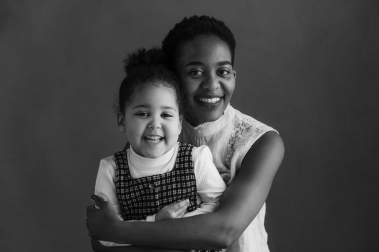 What to wear for Black and White family photos guide 20