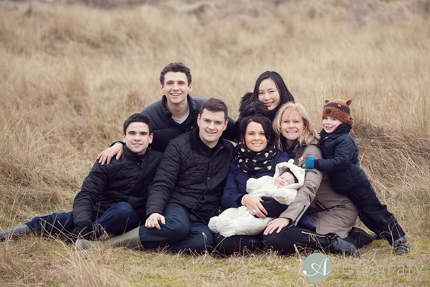 Outdoor family photoshoot  with large group photo pose