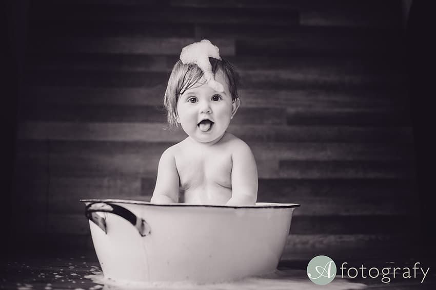 baby bath photography Edinburgh-022