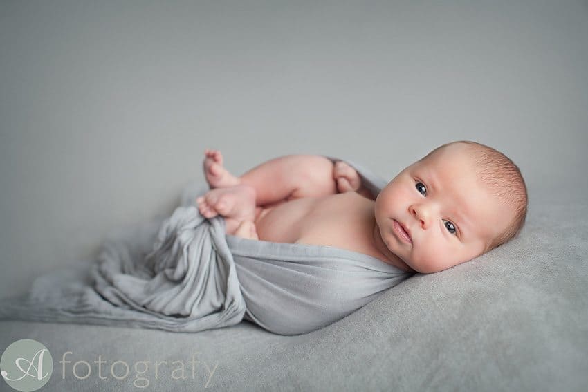 what to wear for newborn photo session 15
