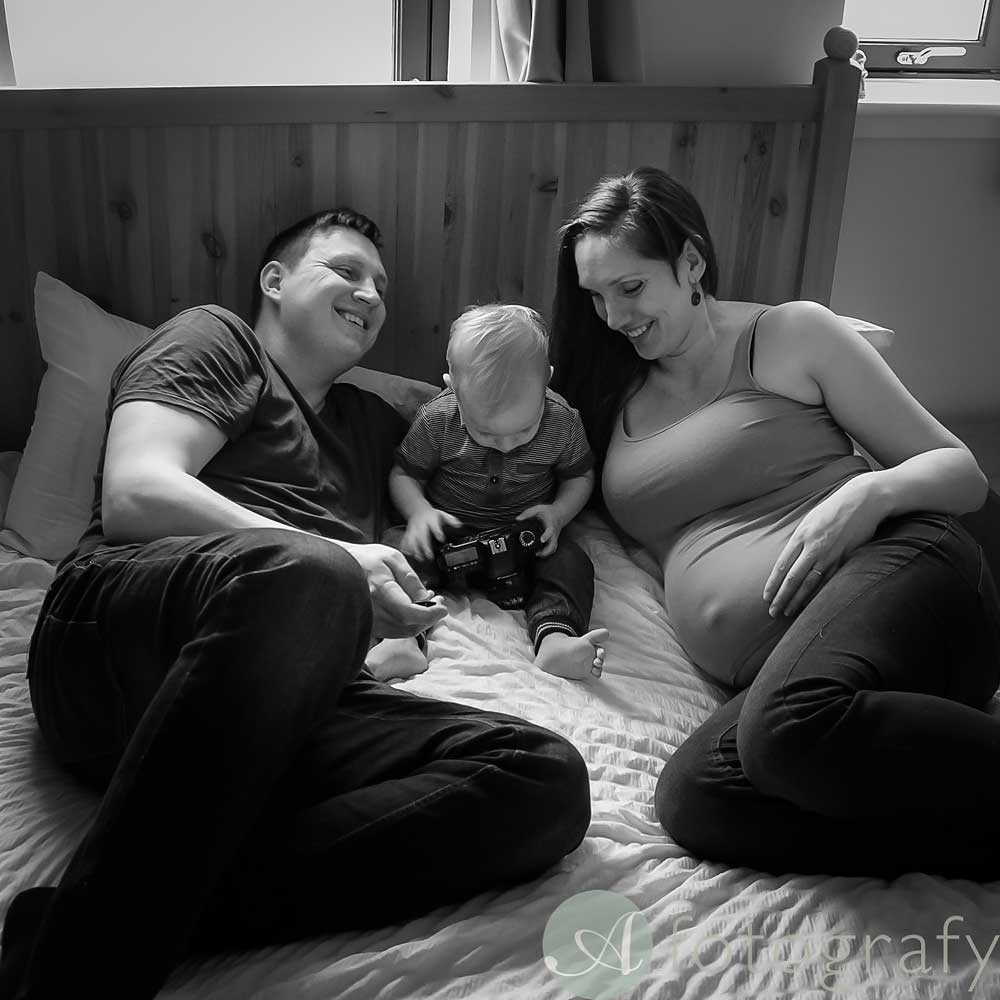 lifestyle family maternity photoshoot at home 
