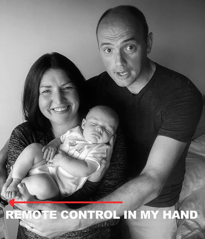 how to use remote cotrol white taking diy family portrait