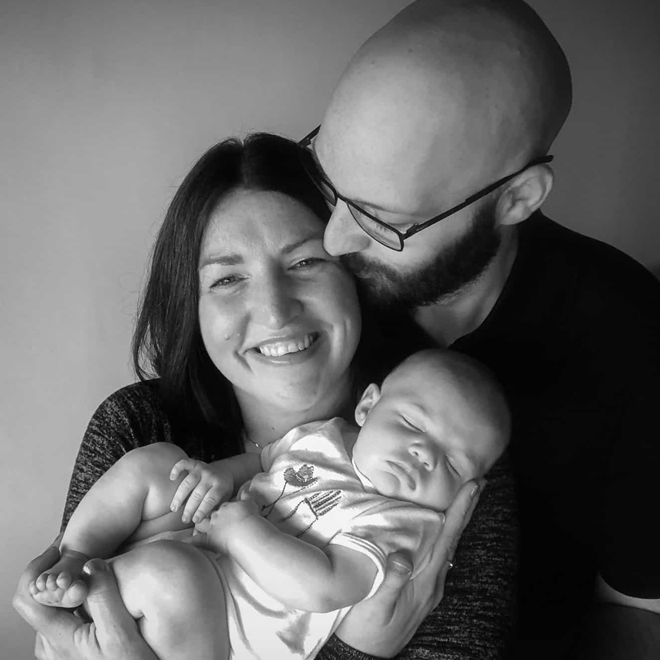 newborn-and-parent-photos-with-mum,-dad-at-home-004 10