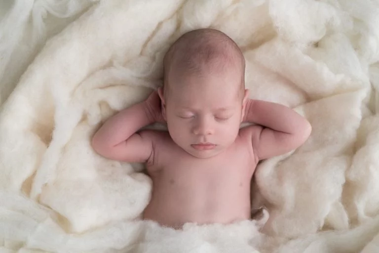 When is the best time for newborn photos 15