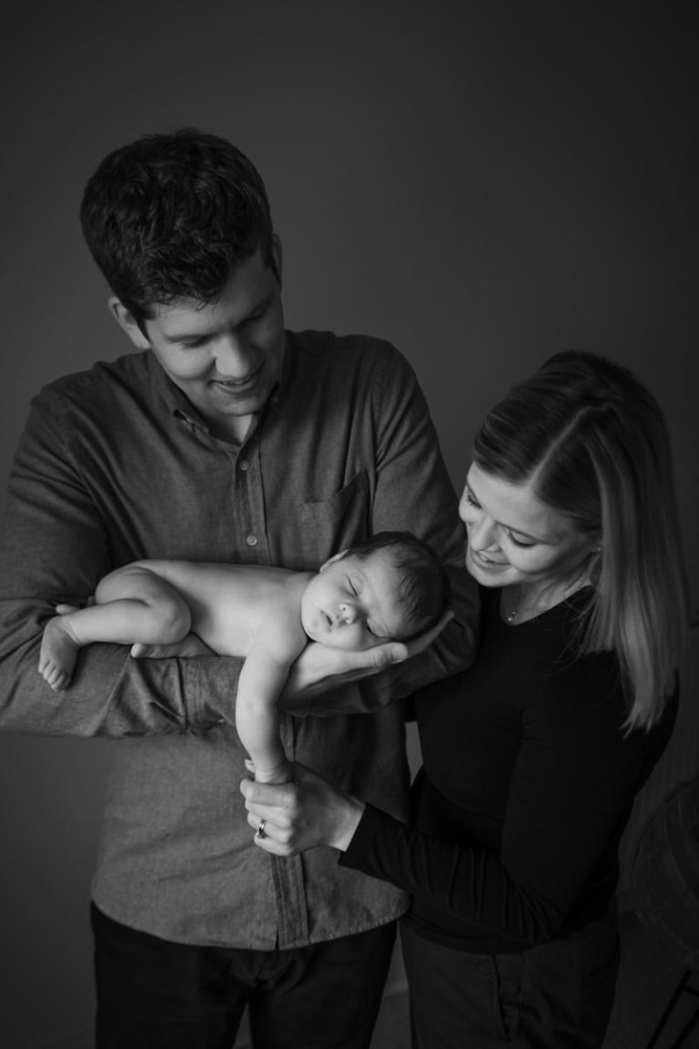 When is the best time for newborn photos 39