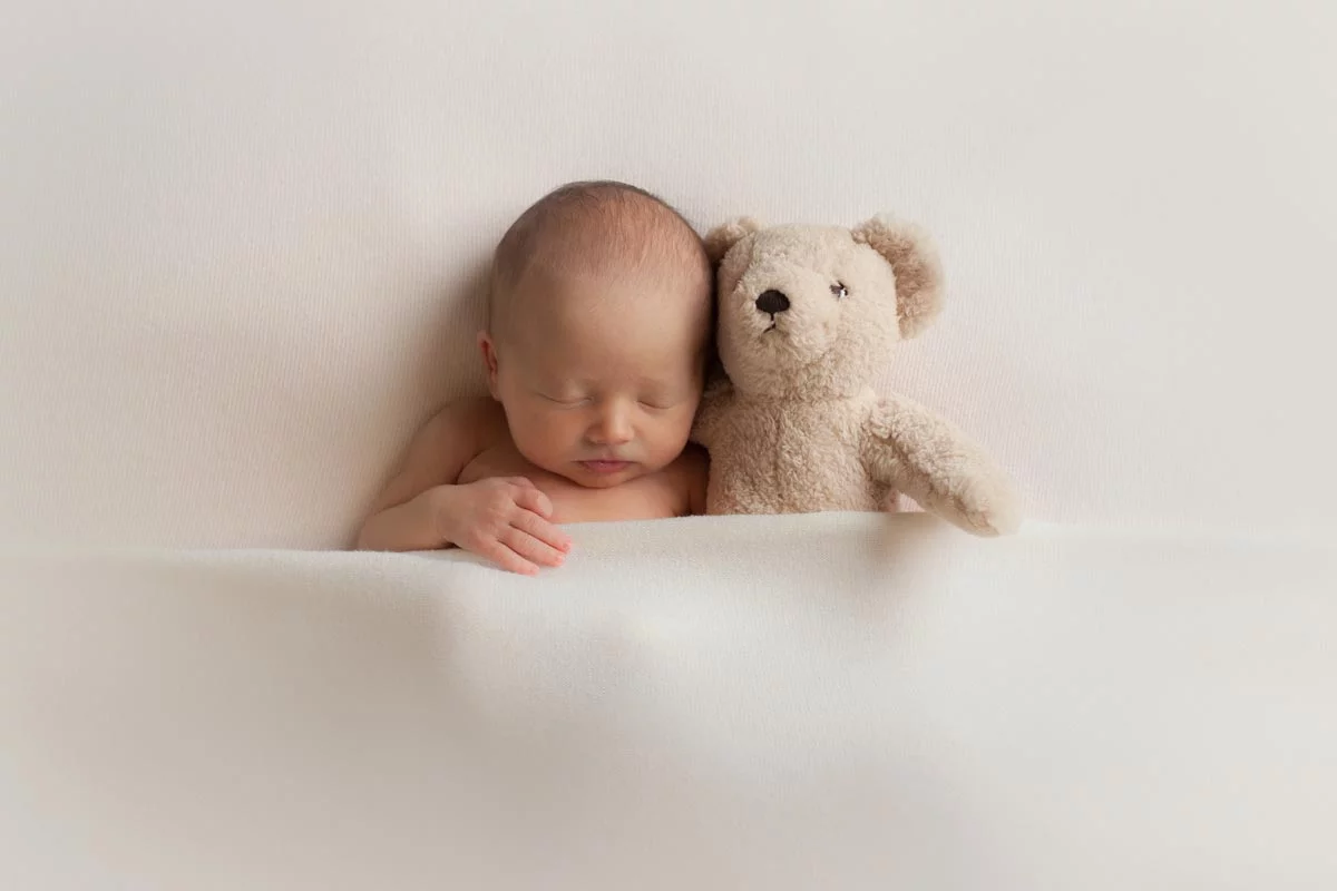 When is the best time for newborn photos 34