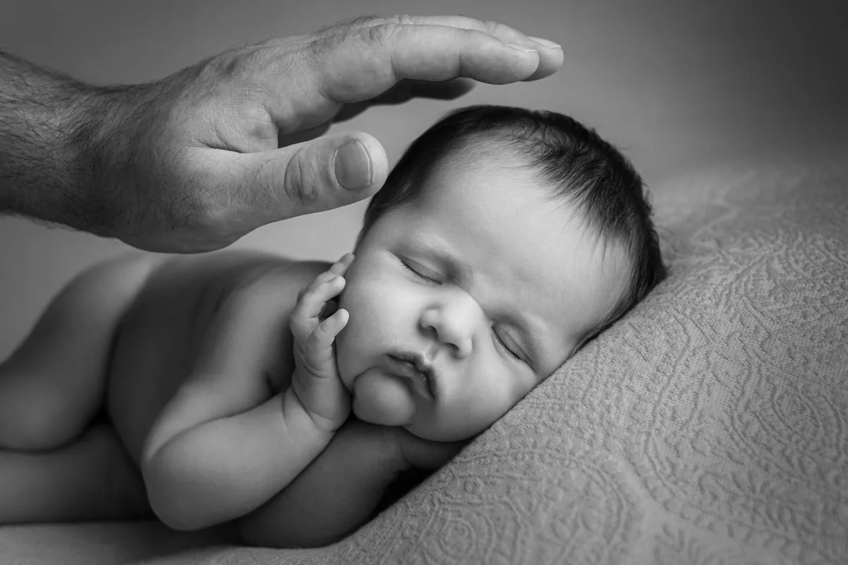 When is the best time for newborn photos 2