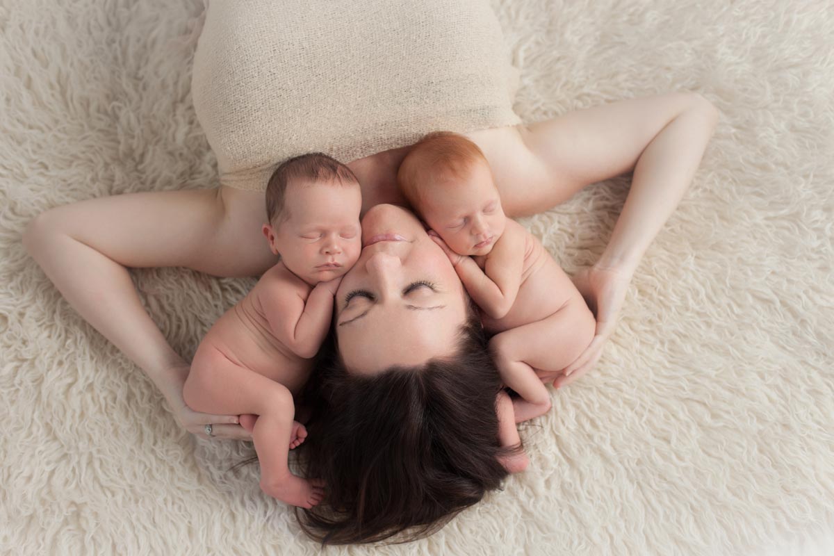 Newborn Twins Photography poses, tips and ideas 32