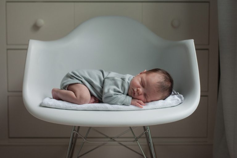 Lifestyle Newborn Photography Tips Guide 15