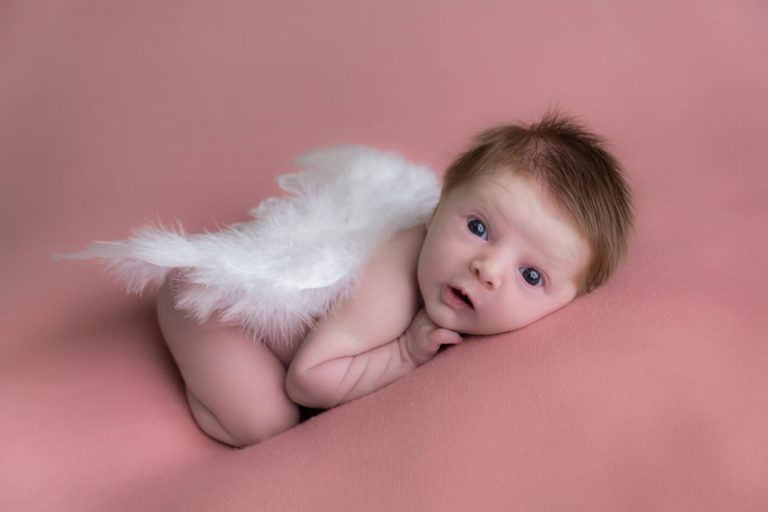 10 NEWBORN PHOTOGRAPHY POSES FOR BEGINNERS INCLUDING CHEAT SHEET 46