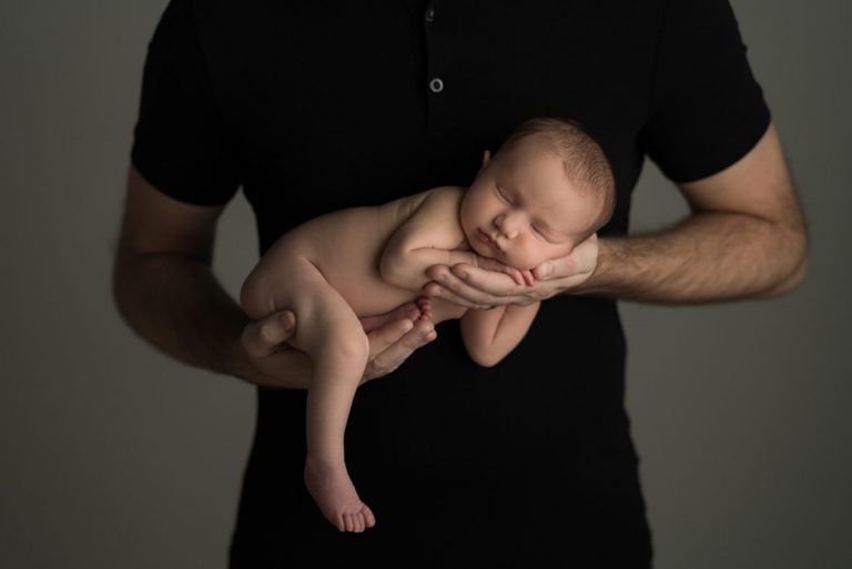 10 NEWBORN PHOTOGRAPHY POSES FOR BEGINNERS INCLUDING CHEAT SHEET 62