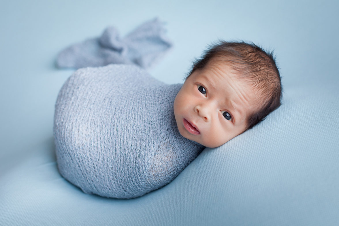 10 NEWBORN PHOTOGRAPHY POSES FOR BEGINNERS INCLUDING CHEAT SHEET 33
