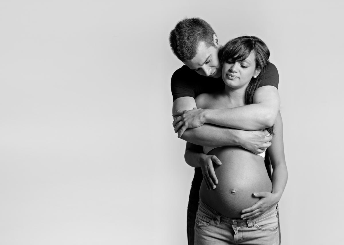 Pregnancy photoshoot ideas for couples 3