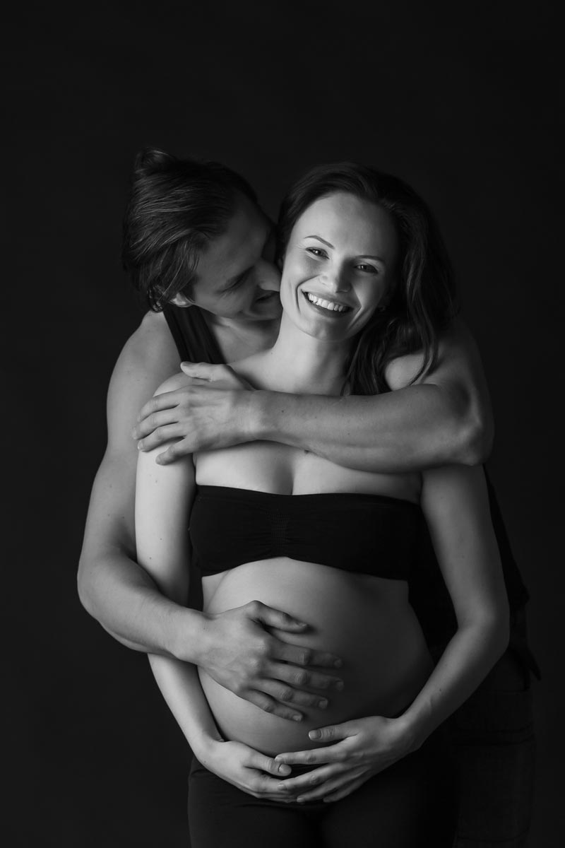 Pregnancy photoshoot ideas for couples 2